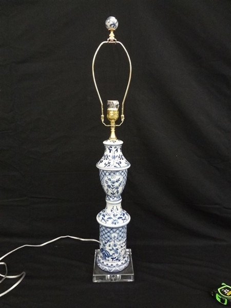Single Blue and White Porcelain Lamp