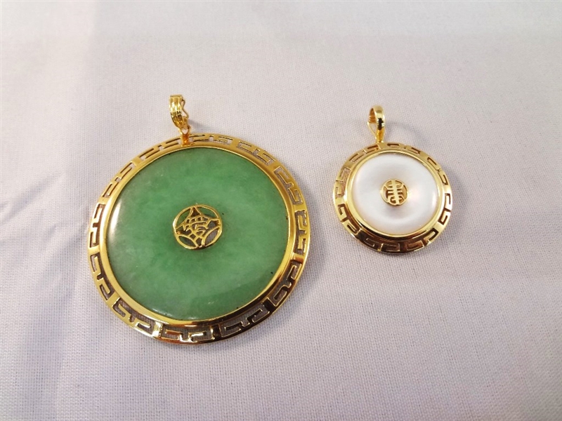 (2) 14k Gold Wrapped Jade Pendants: Dark Green and White
