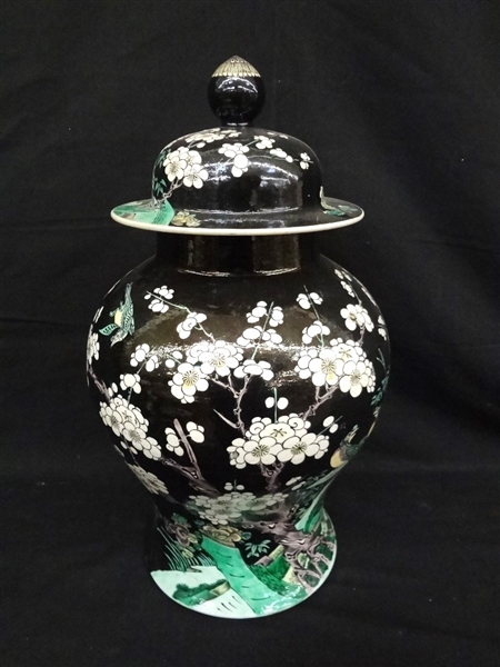 Large Chinese Porcelain Lidded Vase