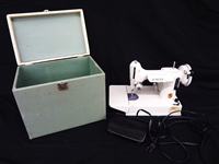 Vintage Featherweight Singer Sewing Machine 221K with Case