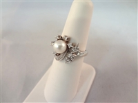 14k White Gold Diamonds and Pearl Ring