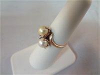 14k Gold and 2 Pearls Ring
