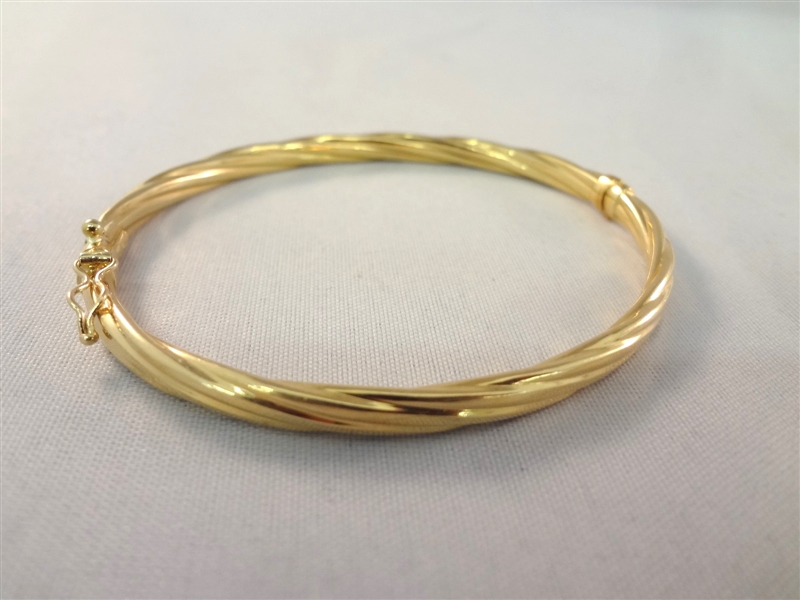 18k Yellow Gold Bangle Bracelet 