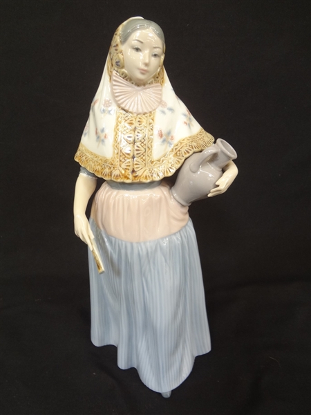 Lladro Woman Carrying Water Vessel 