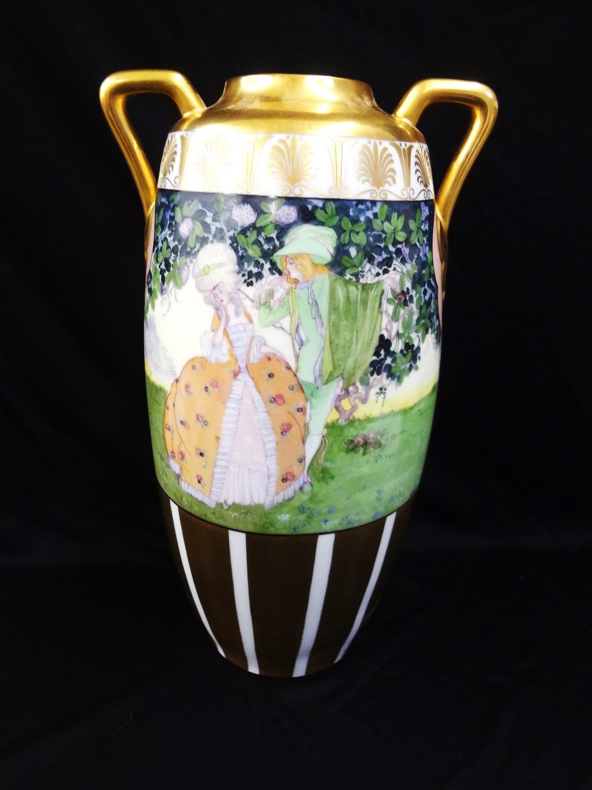 Lot Detail - Oscar & Edgar Gutherz Royal Austria Massive Center Table Vase