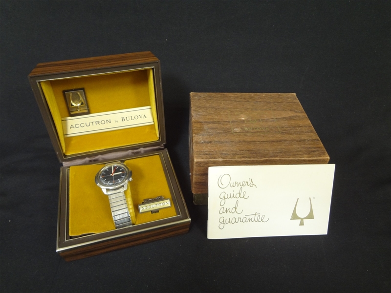 Accutron Bulova Stainless Steel Mens Wristwatch Original Box