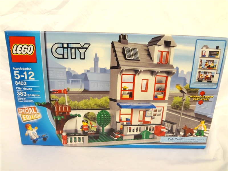 LEGO Collector Set #8403 City House New and Unopened