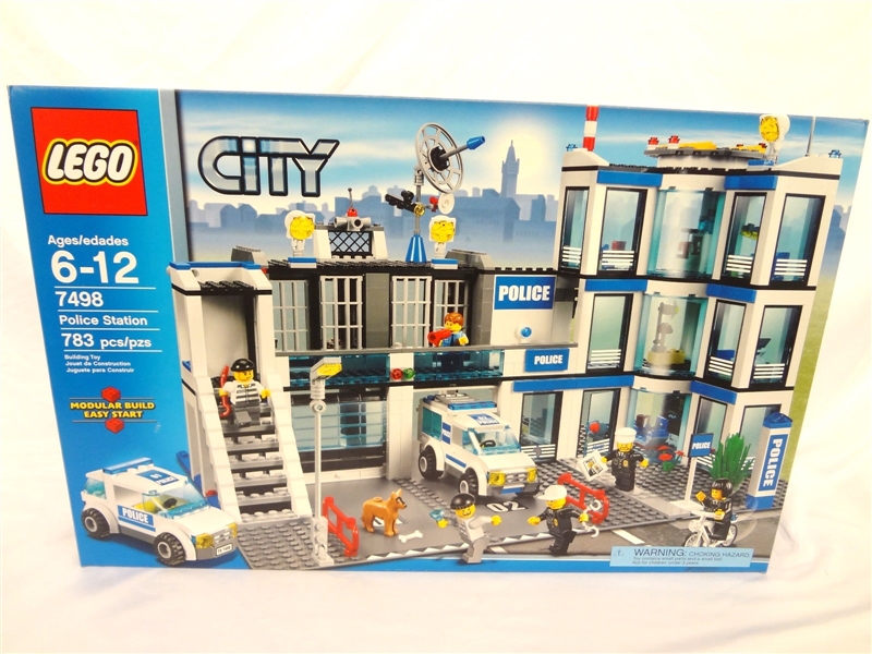 LEGO Collector Set #7498 City Police Station New and Unopened