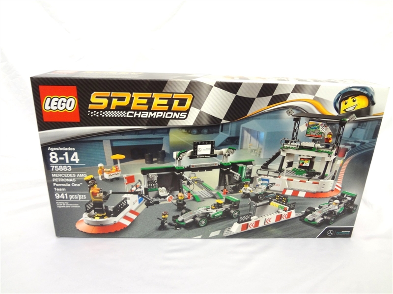 LEGO Collector Set #75883  Speed Champions Mercedes AMG Petronas Formula One Team New and Unopened