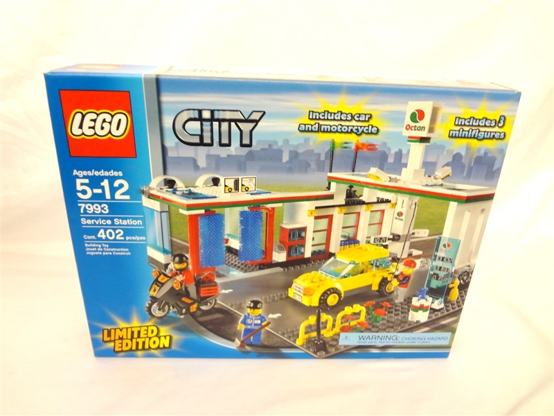 LEGO Collector Set #7993 City Service Station New and Unopened