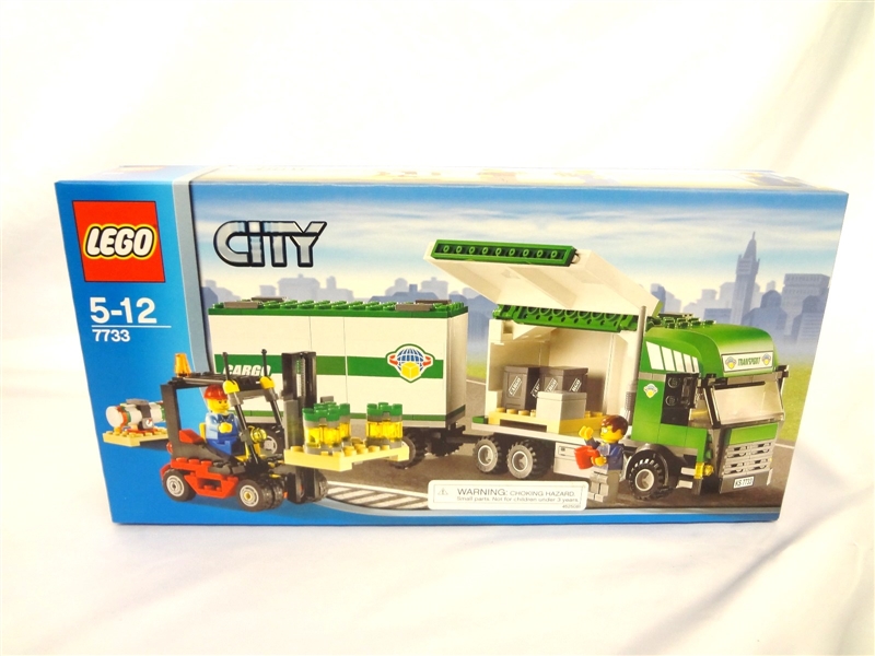 LEGO Collector Set #7733 City Double Truck Hauler New and Unopened