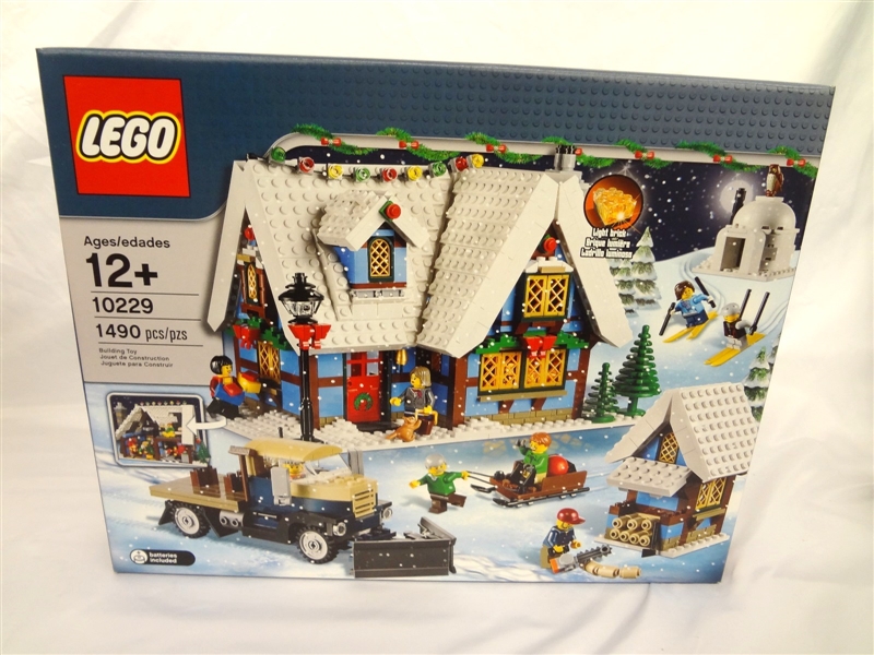 LEGO Collector Set #10229 Winter Village Cottage New and Unopened