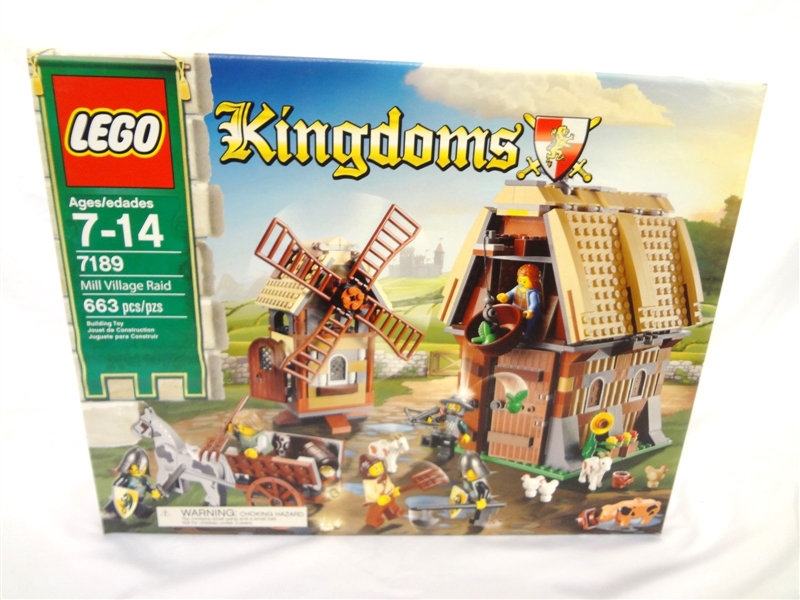 LEGO Collector Set #7189 Kingdoms Mill Village Raid New and Unopened