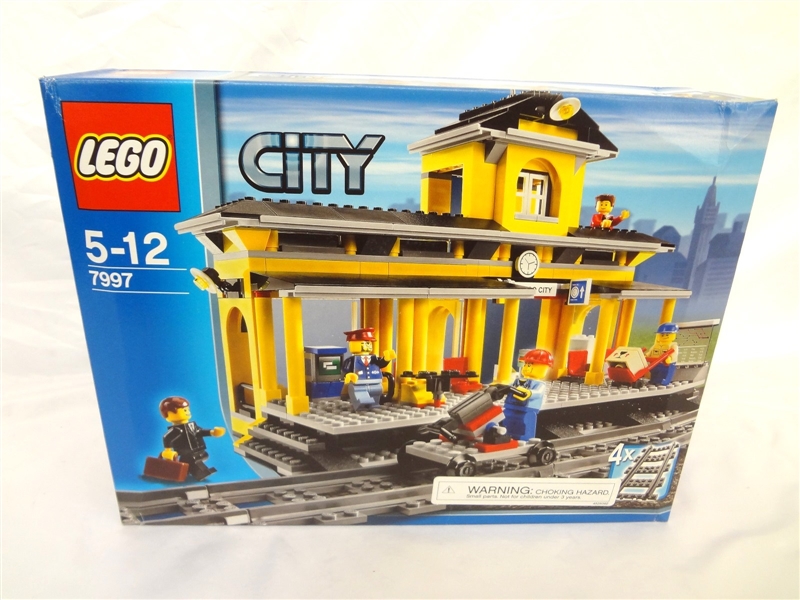 LEGO Collector Set #7997 City Train Depot New and Unopened