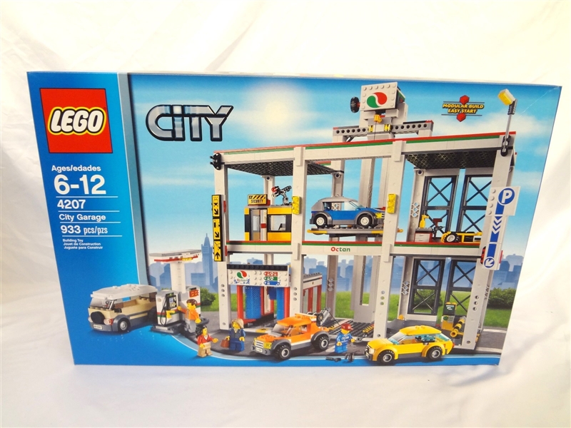 LEGO Collector Set #4207 City Garage New and Unopened
