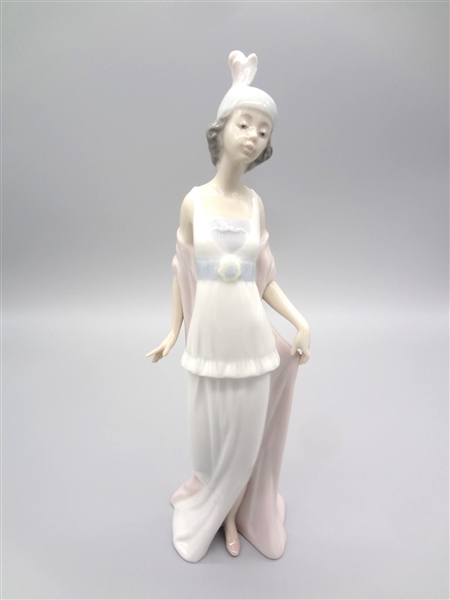 Lladro Talk of the Town With Original Box