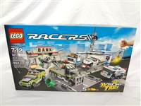LEGO Collector Set #8211 Racers Brick Street Getaway New and Unopened