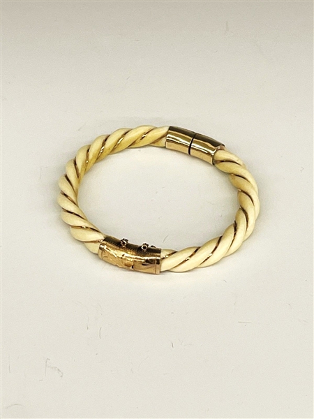 14k Gold and Composite Round Bracelet