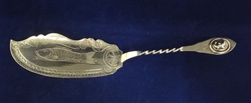 .800 Coin Silver Medallion Pattern Fish Server