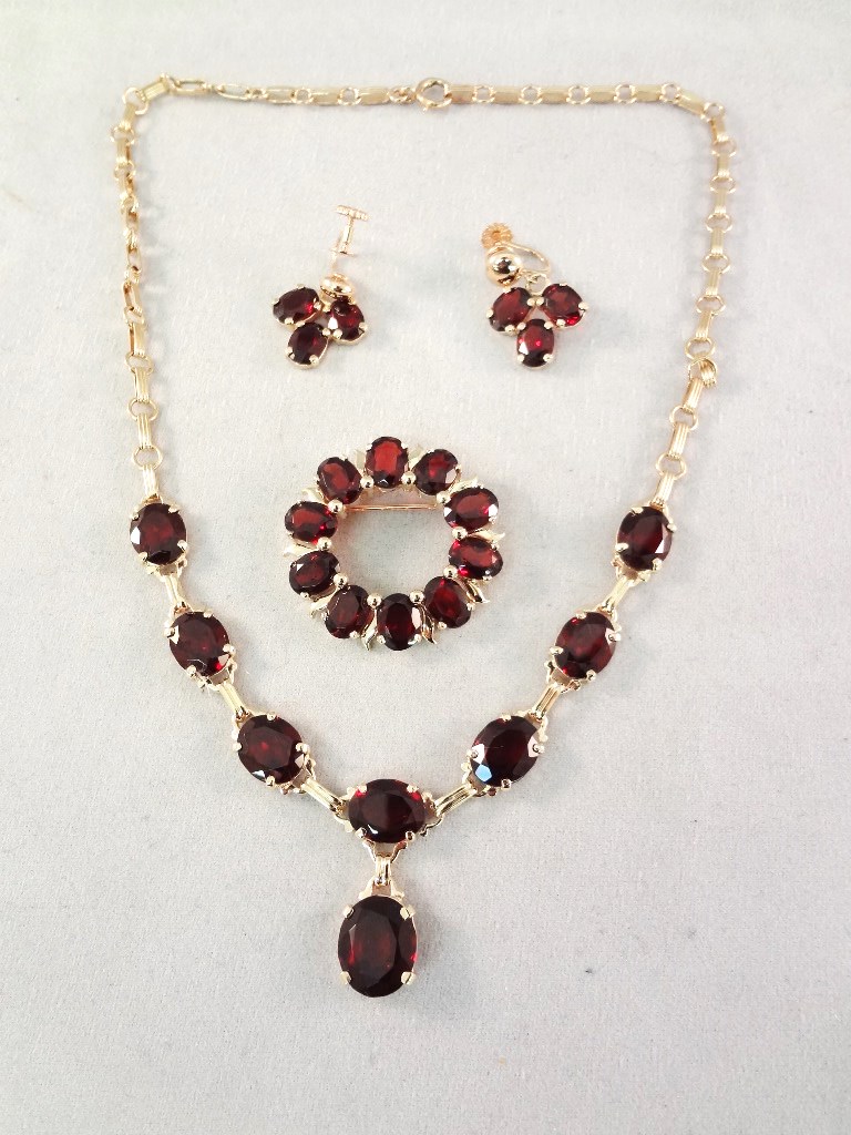 Lot Detail - 14K Gold and Garnet Jewelry Suite: Necklace, Pendant, and ...