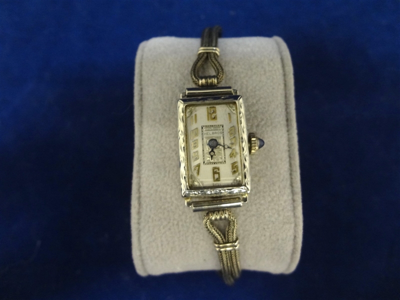 18k Gold Art Deco Belais Case Ladies Wristwatch 17 Jewel