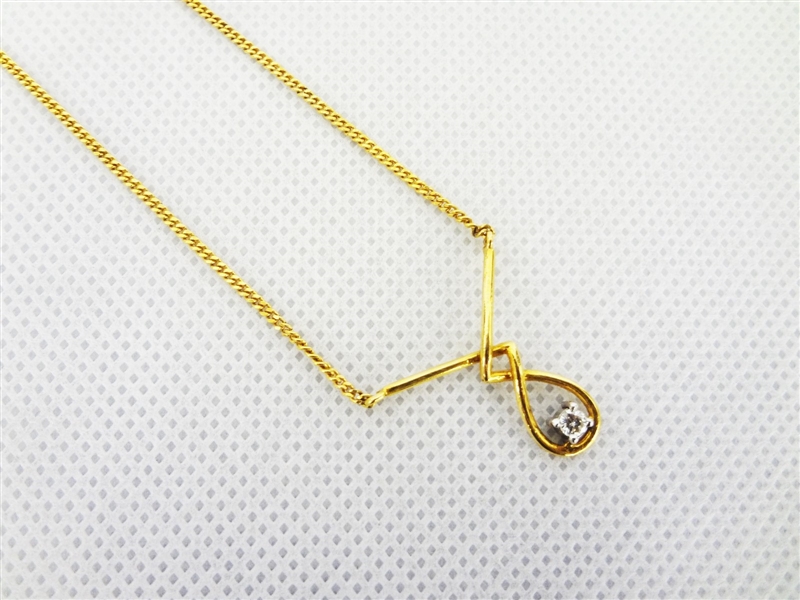 18k Gold Necklace With Drop Diamond Pendant