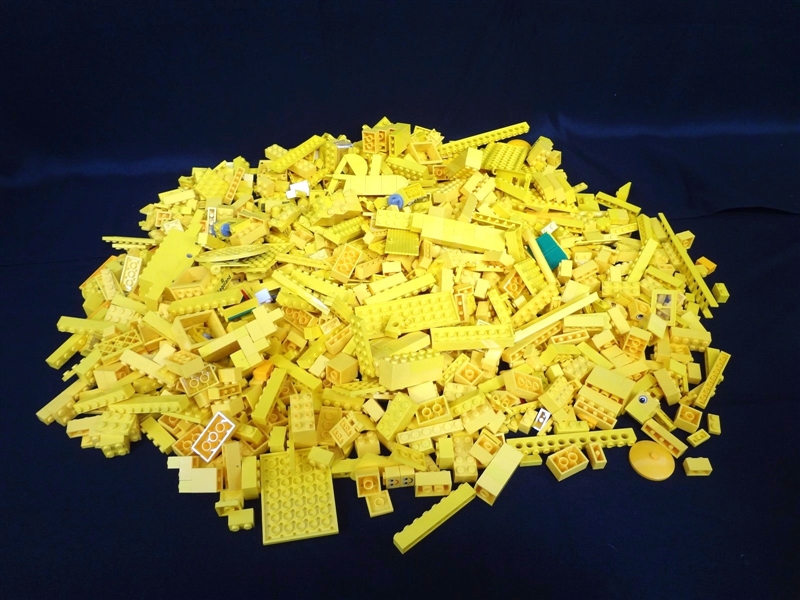 5.7 Pounds Yellow Loose LEGO Bricks