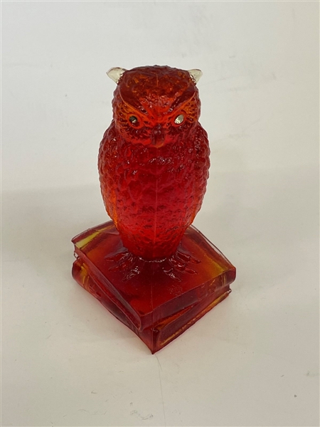 (13) Westmoreland Glass Owl Figurines