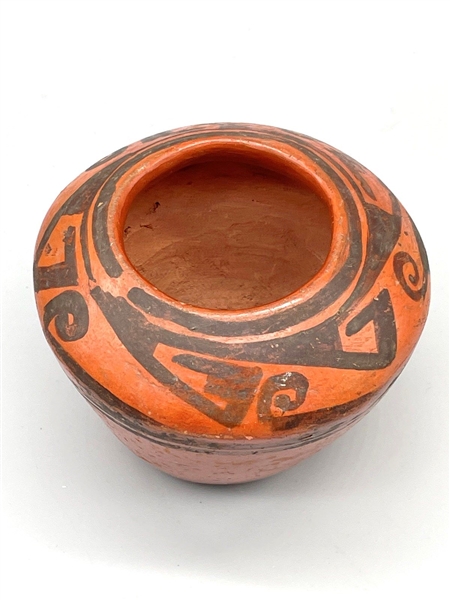 Hopi Small Vase Farmington NM Signed