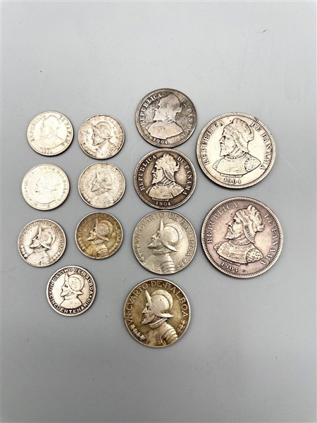 (13) Panama Centesimos Coins