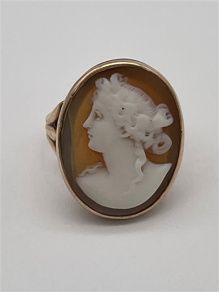 10k Gold Vintage Cameo Shell Ring