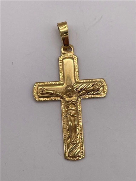 18k Gold Crucifix Pendant