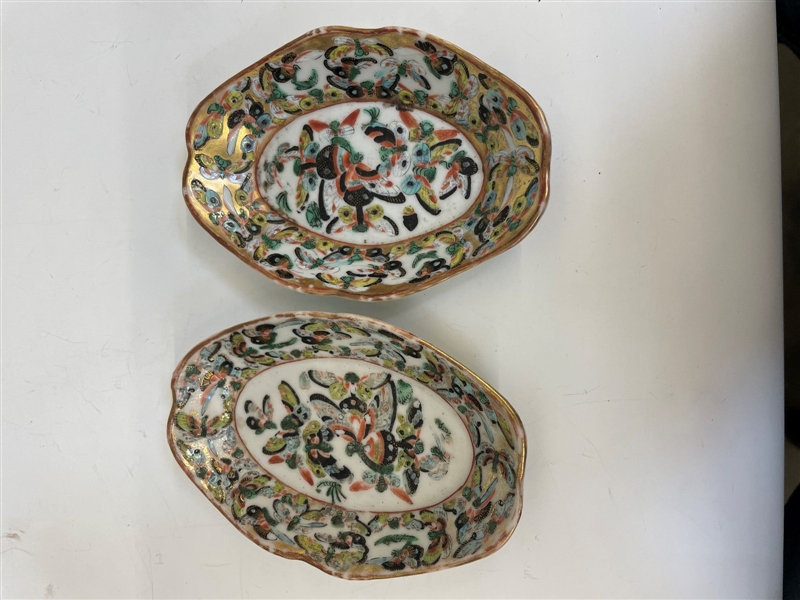 (2) Small 1000 Butterfly Chinese Porcelain Dishes
