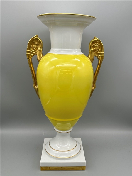 Mottahedeh Two Handle Urn