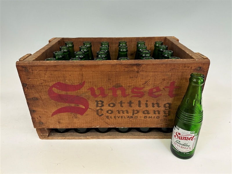 Sunset Bottling Company Crate With (24) Empty Green Sunset Bottles