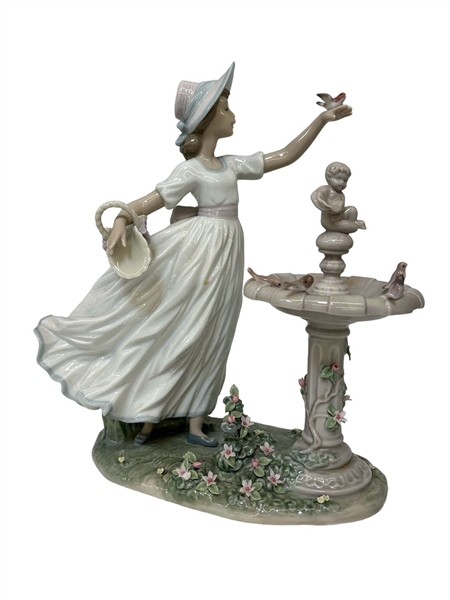 Lladro Figurine "Spring Joy" 