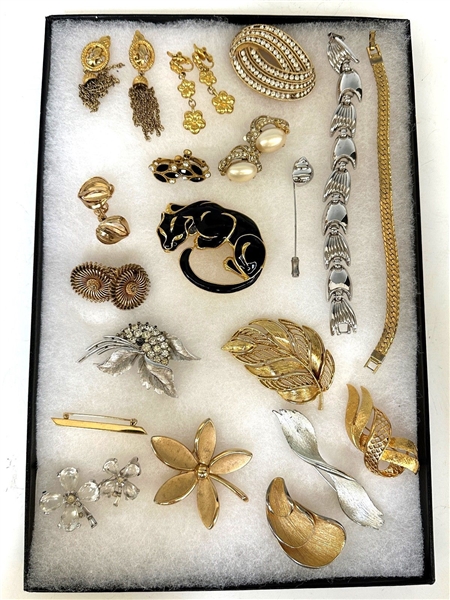 Group of Costume Jewelry Kramer, Lisner, Crown Trifari, and Trifari