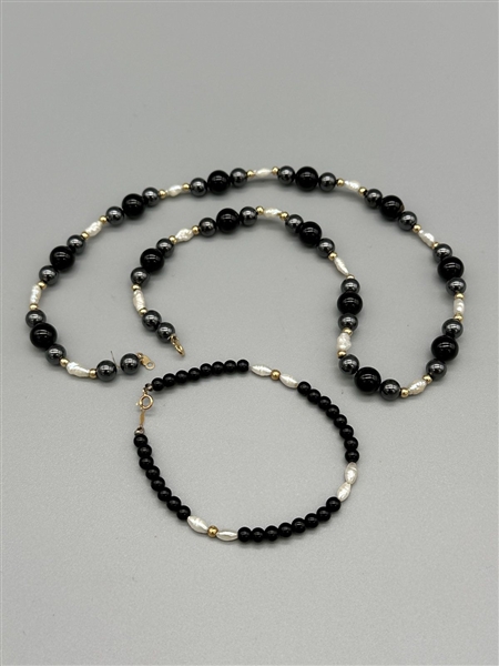 14k Gold and Onyx Pearls Necklace and Bracelet