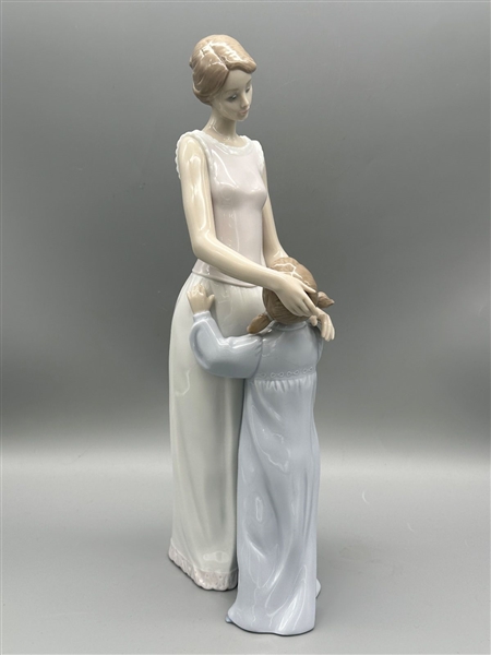 Lladro Figurine "Someone to Look Up To"