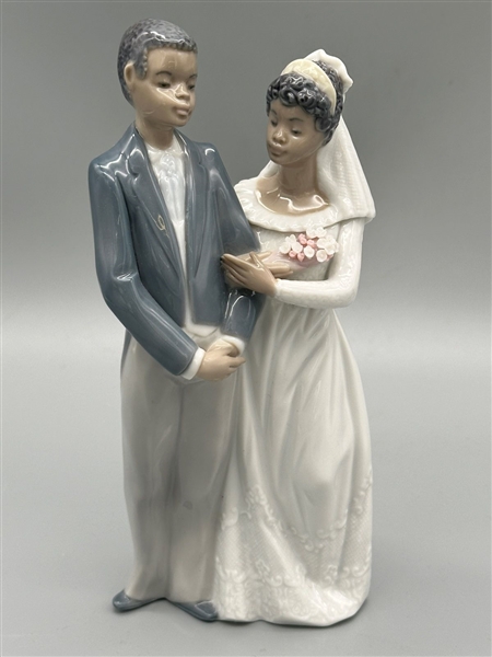 Lladro Porcelain Figurine Black Legacy "I Do"