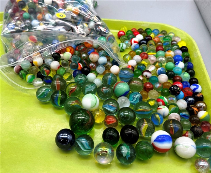 (D) 6 Pounds Various Mixed Marbles with 33 Shooters