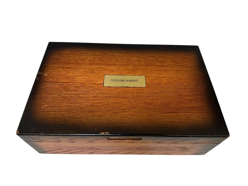 Cleveland Marriott Hotel Cigar Humidor With Cigar Labels