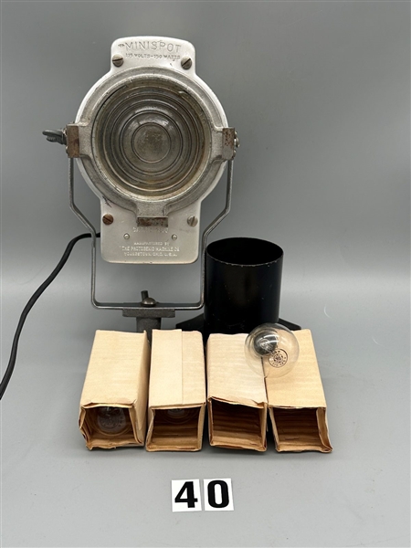 Minispot-Photogenic Machine Co. Model 7800 Fresnel Spotlight