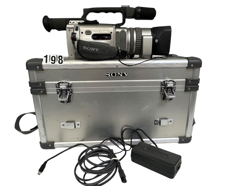 Sony Handycam DCR-VX 2000 Camcorder