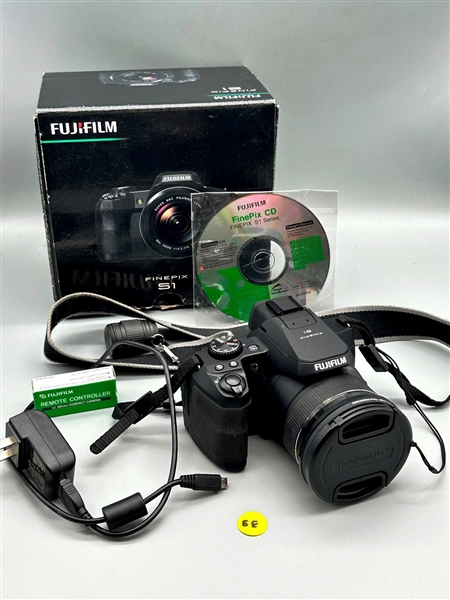 (EE) Fujifilm Finepix S1 Digital Camera and Fujifilm Remote Controller