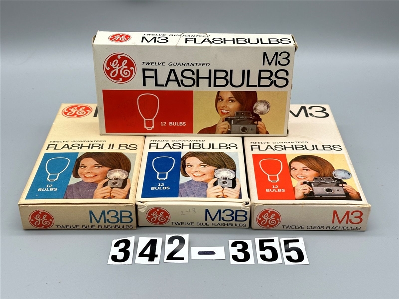 (4) Dozen Flashbulbs Mixed M2 & M3 Boxed and Loose in Bags