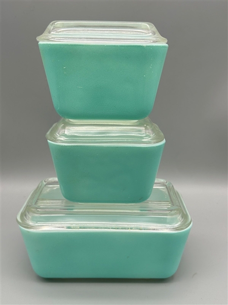 (3) Pyrex Refrigerator Dishes Lidded