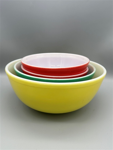 Pyrex Mixing Nesting Bowls