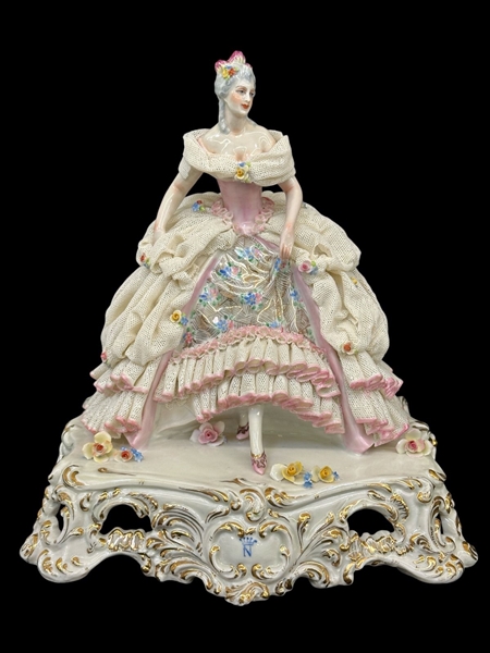 Capodimonte Lady Lace Figural Group