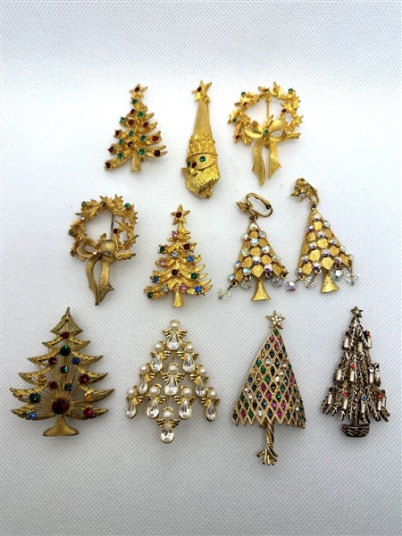 (10) Christmas Tree, Wreath Brooches, and Earring Pair